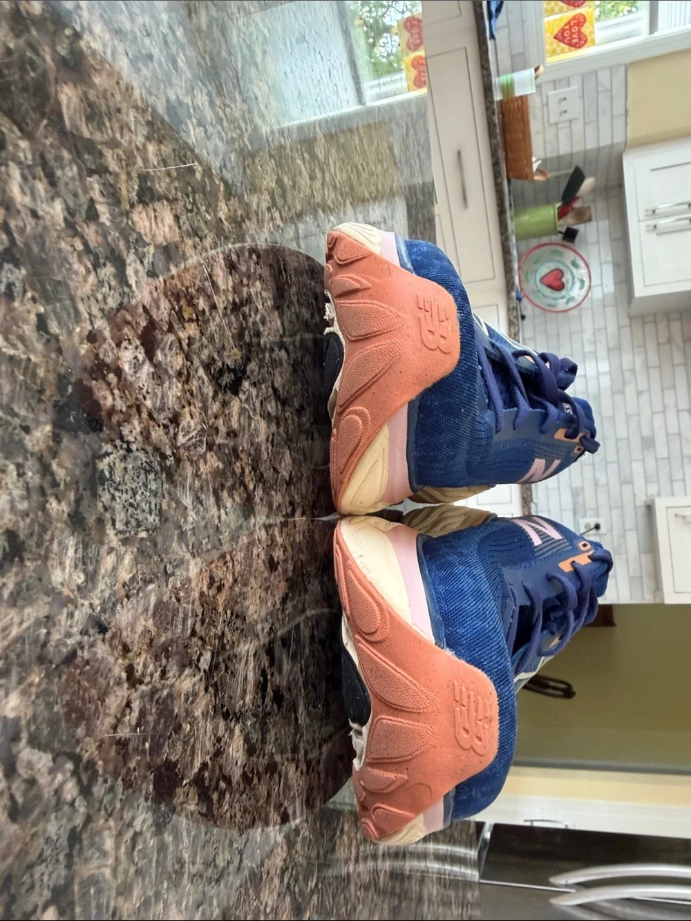 Womens GUC 8.5 new balance 1080v14